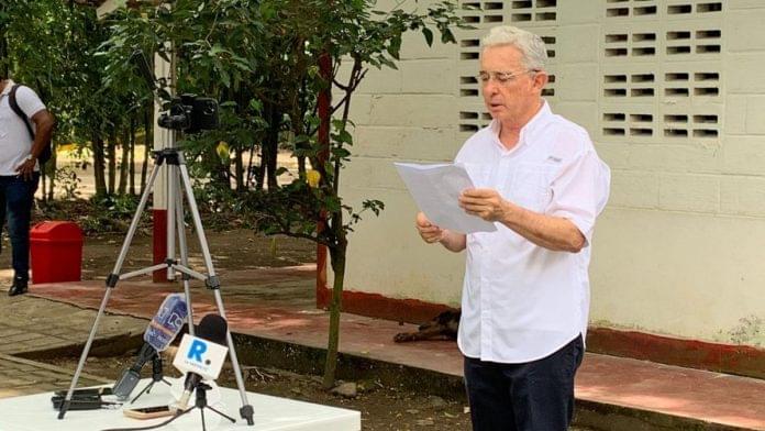 Álvaro Uribe Vélez libertad