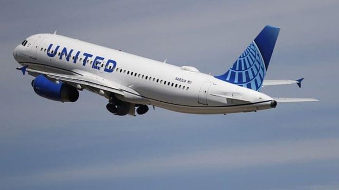 United Airlines pasajero muere por covid