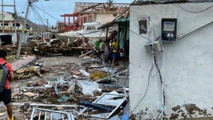 mientras los pobladores de San Andrés esperan ayuda del Gobierno para su reconstrucción, el gobernador “derrocha dinero”