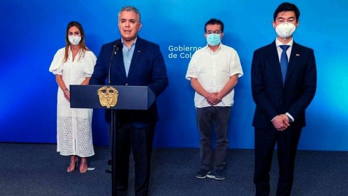 Iván Duque se pondrá la vacuna de AstraZeneca. Foto Facebook