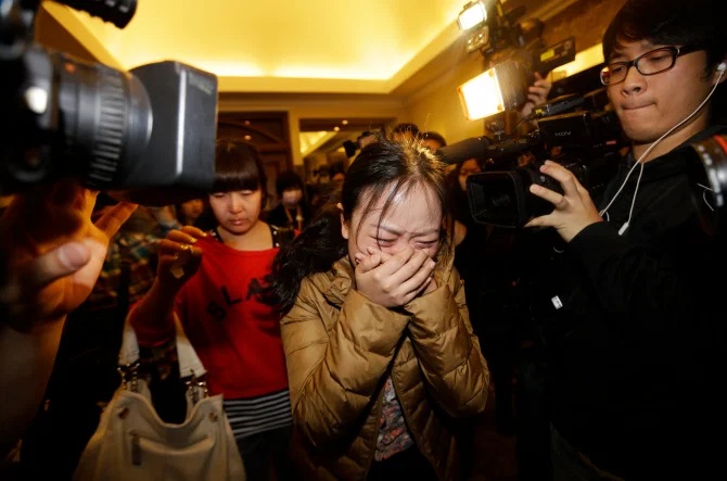 Los familiares de los que iban a bordo del vuelo MH370 aún no saben lo que sucedió siete años después. Crédito Reuters