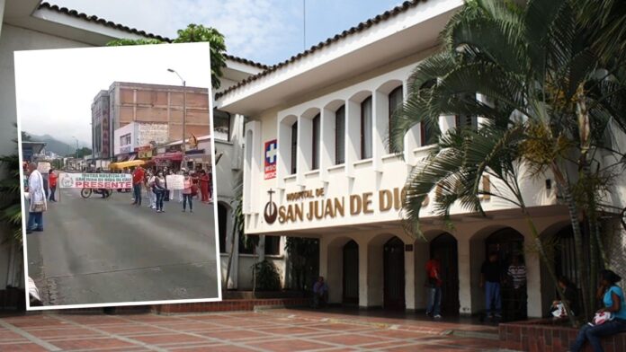 Protesta por salarios en Hospital San Juan de Dios