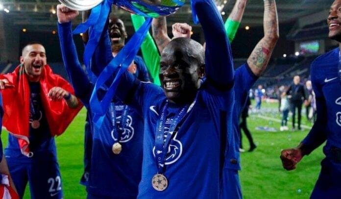 N'Golo Kanté celebrando el campeonato de la Champions League
