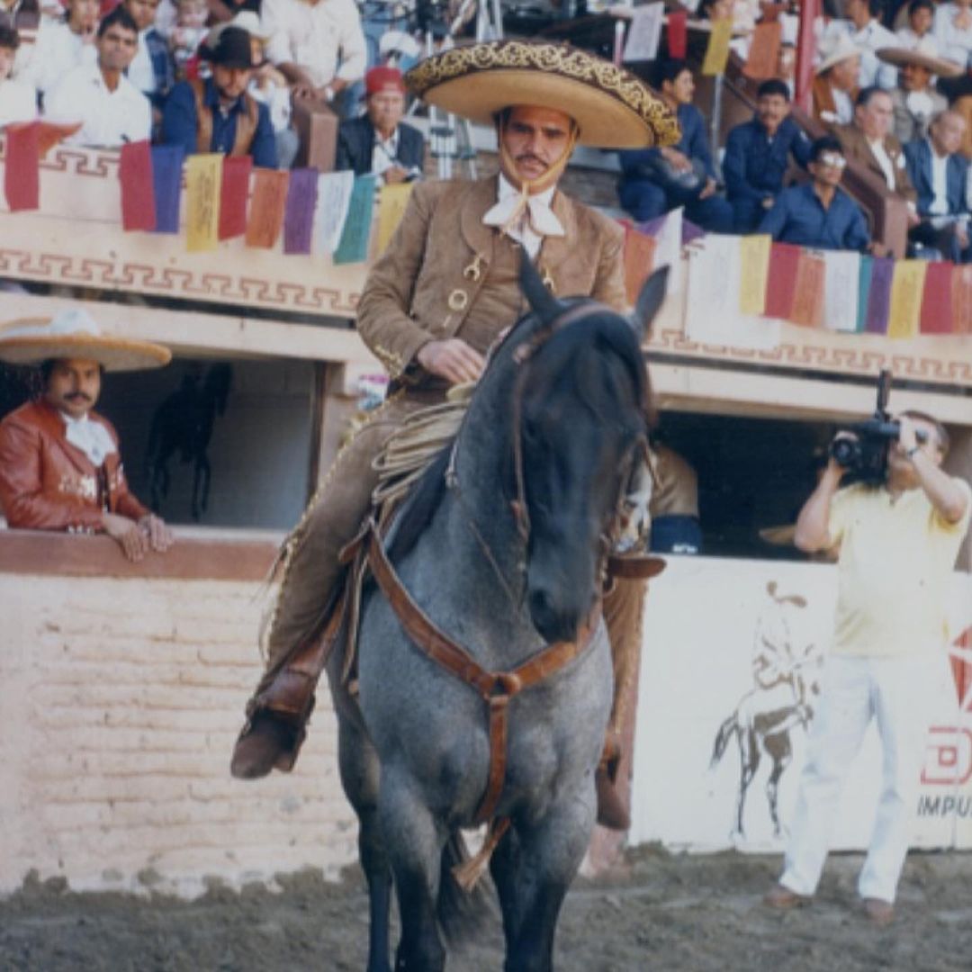 Vicente Fernández y su pasión por los caballos.
