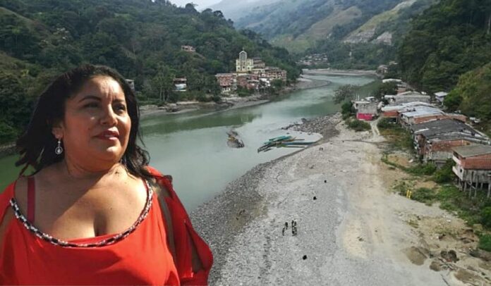 Arelis Uriana denuncia aparición de cuerpos en el río Cauca