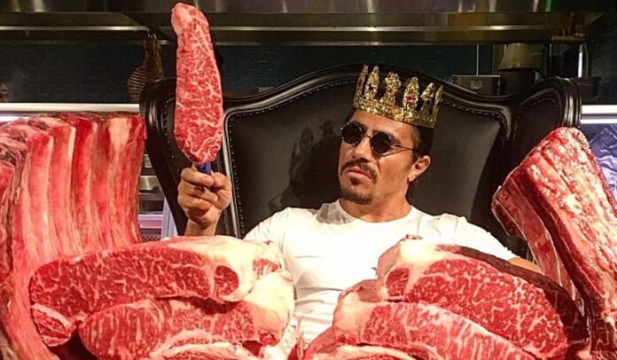 La sensación de Internet Salt Bae se ha convertido en el rey de los filetes