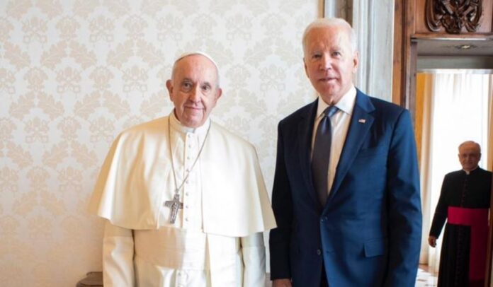 Papa Francisco y Joe Biden