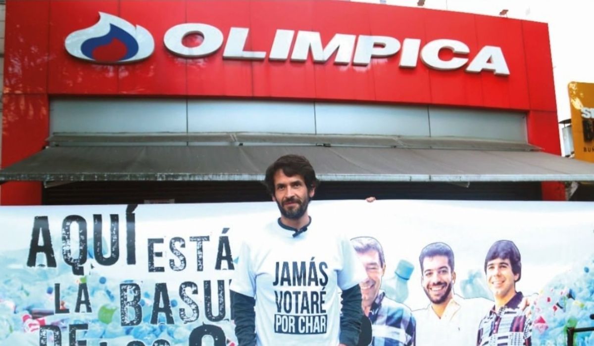 Juan Carlos Losada realiza protesta frente almacén Olímpica