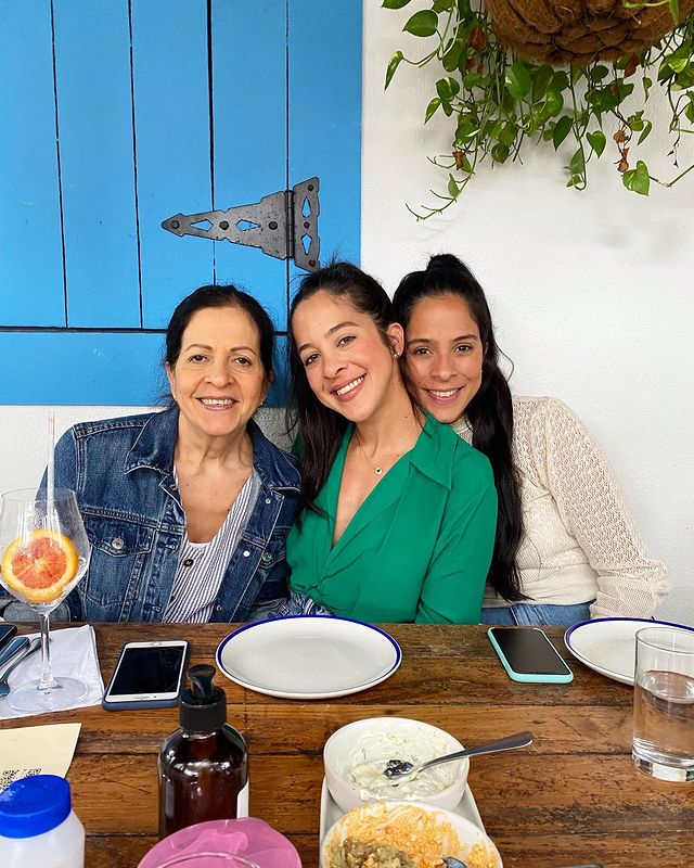 Clara Cabello, Loraine y Wendy Orozco