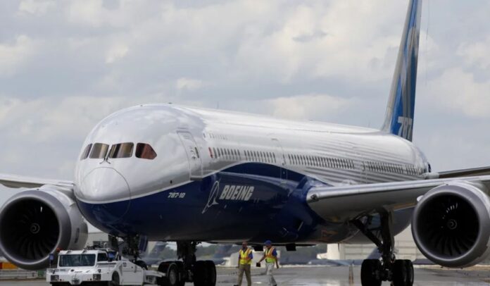 La FAA endurece la supervisión del 787 Dreamliner de Boeing