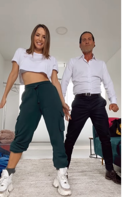 Carmen Villalobos y Gregorio Pernía bailando champeta