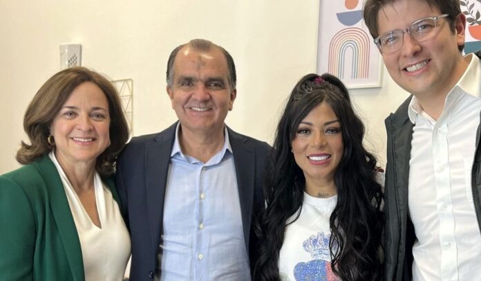 Marbelle apoya la campaña presidencial de Óscar Iván Zuluaga