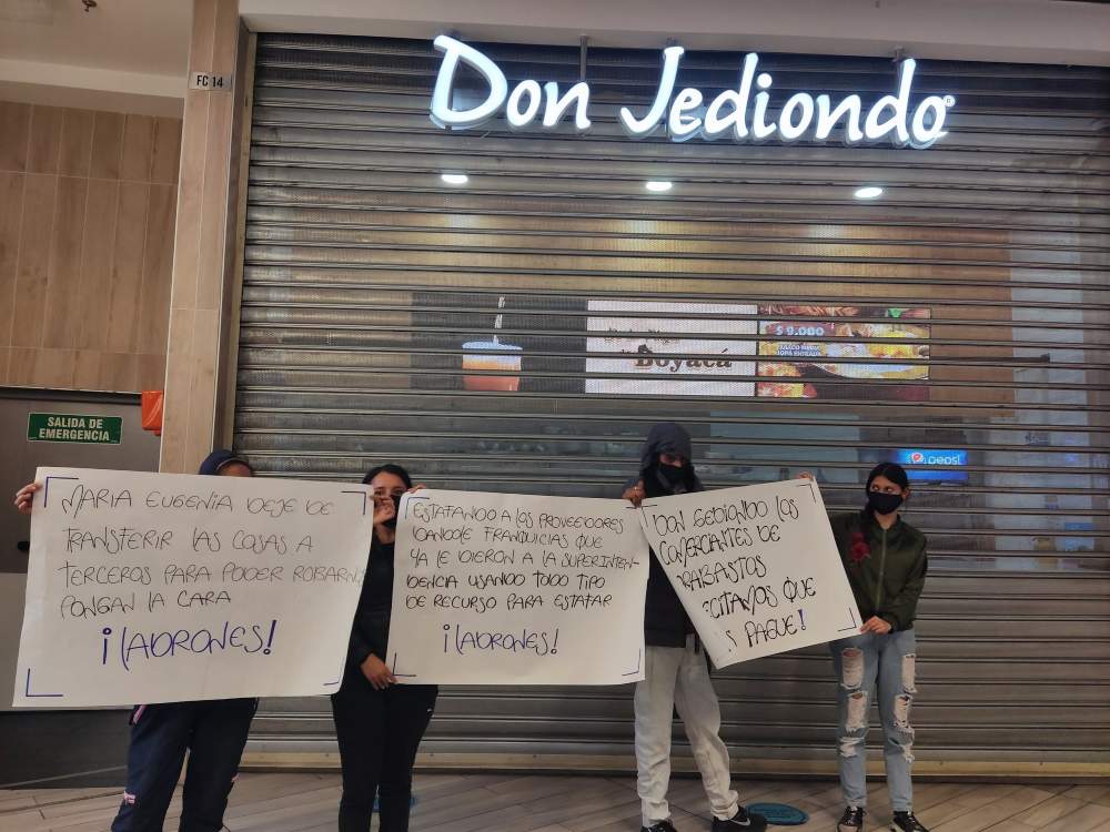 Don Jediondo cerró ante las protestas de los proveedores que tienen varios meses sin recibir sus pagos