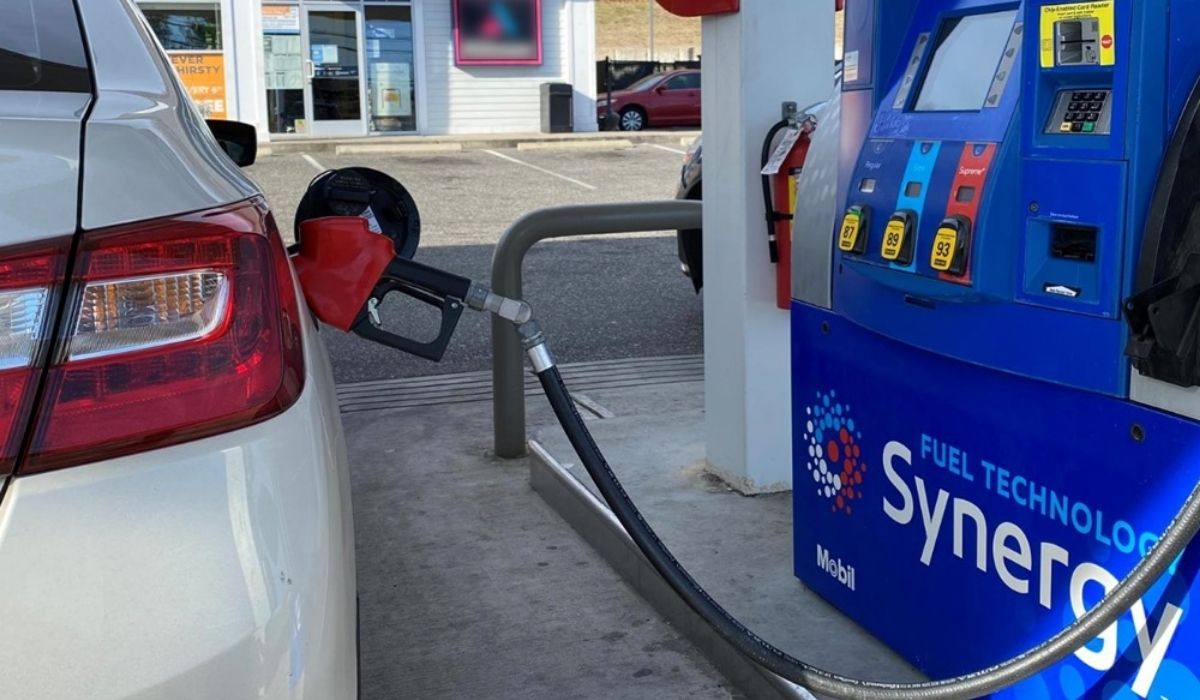 Los precios de la gasolina continúan aumentando ya que el promedio nacional de un galón de combustible alcanzó los $4.62, según AAA.