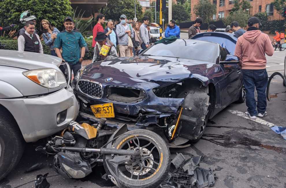 Un BMW estrelló a los ladrones cuando ya habían hurtado varias pertenencias