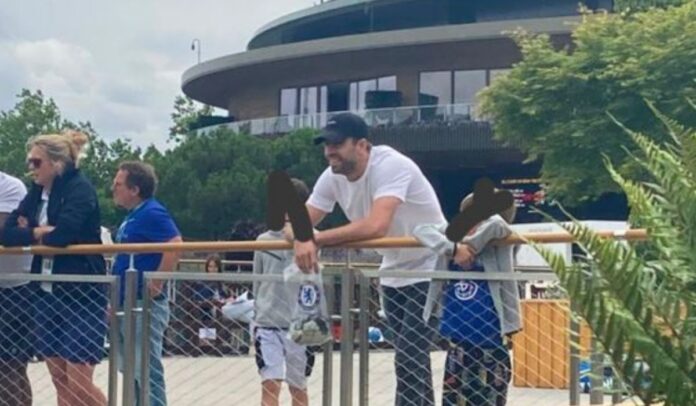 Piqué compró nuevas camisetas del Chelsea para sus hijos