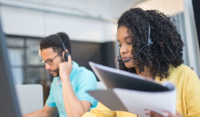 Los call Center se han convertido en una oportunidad de trabajo para muchas personas que le exigen experiencia.