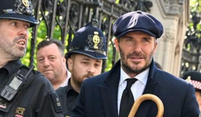 Beckham esperó 13 horas para rendir homenaje a la reina Isabel II. Créditos AFP