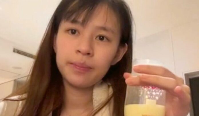 Mamá Jemie Lim admitió que bebió su propia leche materna para no desperdiciarla (Imagen jemielimtiktokTikTok)