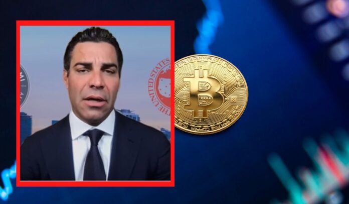 El alcalde de Miami todavía recibe cheques de pago de Bitcoin