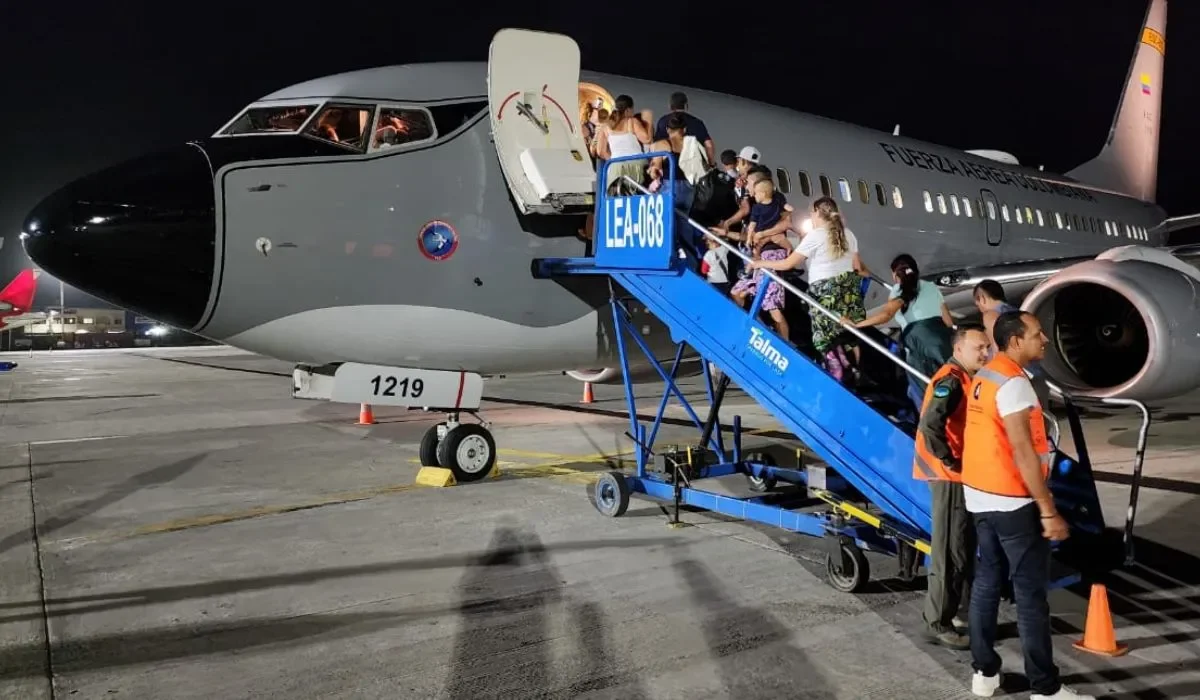 El avión trasladó a pasajeros varados en aeropuertos de San Andrés y Santa Marta.