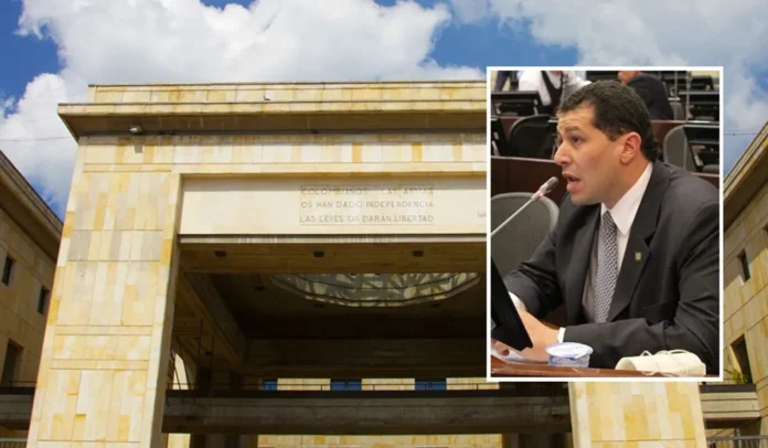 La corte investigará al senador por el supuesto pago al exfiscal Luis Gustavo Moreno.