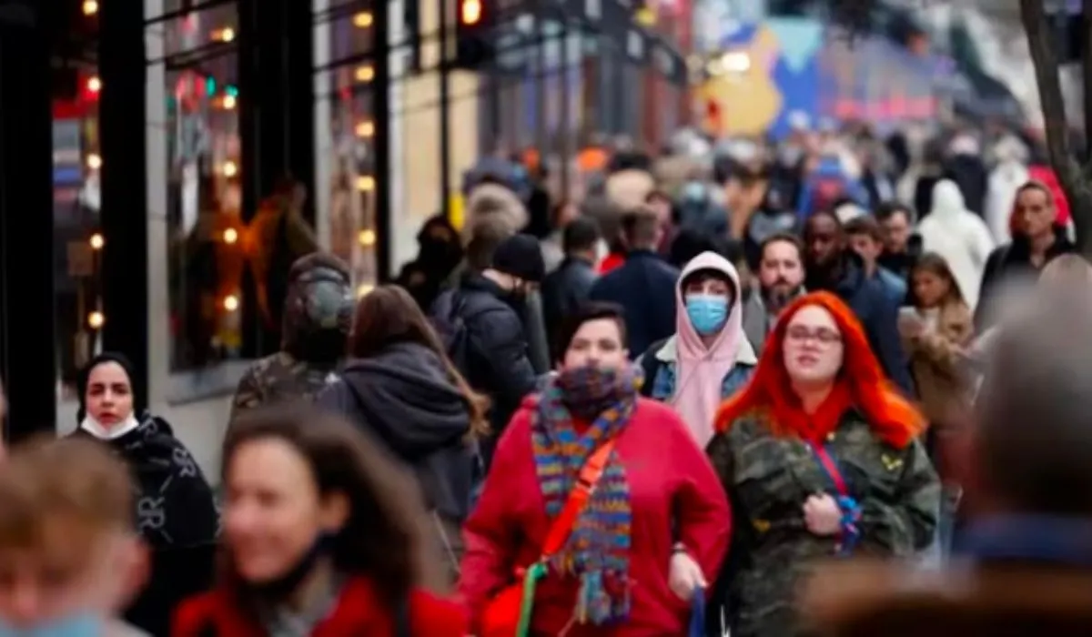 Las personas que usan sudaderas con capucha han sido un tema de discusión en Reino Unido