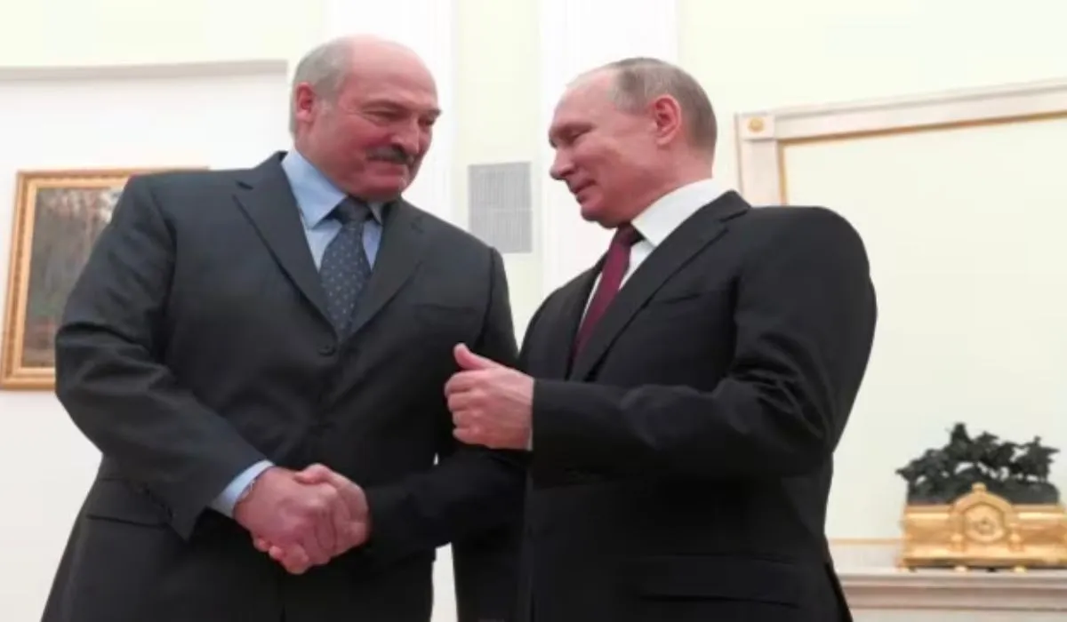 El líder bielorruso Alexander Lukashenko con el presidente ruso Vladimir Putin