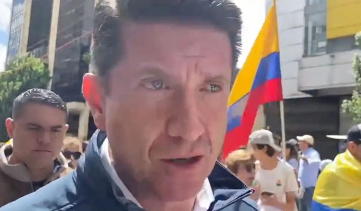 Diego Molano en la marcha opositora del 20 de junio de 2023