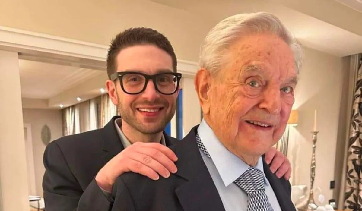 El multi millonario George Soros cede el imperio de $25 billones a su hijo Alexander.