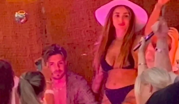 Jack Grealish ha sido visto de fiesta en Ibiza con una nueva amiga