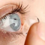 Las personas que usan lentes de contacto tienen mayor riesgo de desarrollar esta infección
