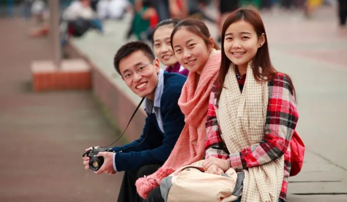 A medida que la economía se desploma, los jóvenes chinos recurren a empleos gubernamentales