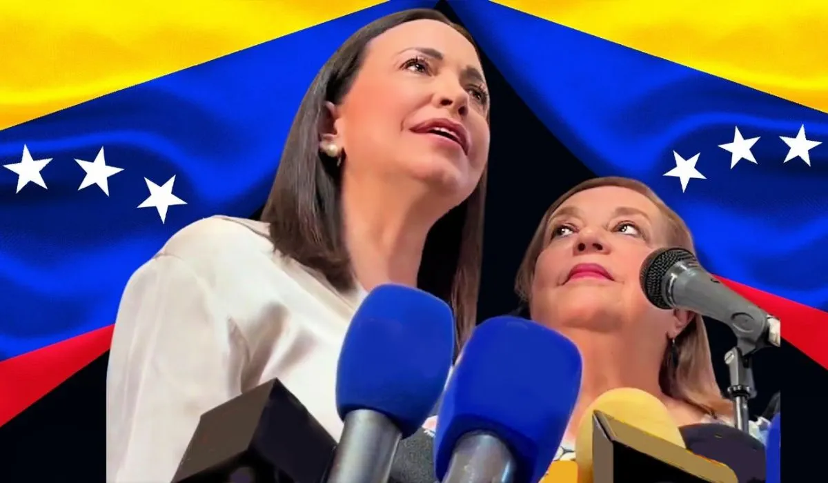 María Corina Machado (izq.) presenta a su reemplazante para las elecciones de julio, Corina Yoris