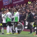 Darwin Núñez se interpone entre un enojado Salah y Klopp