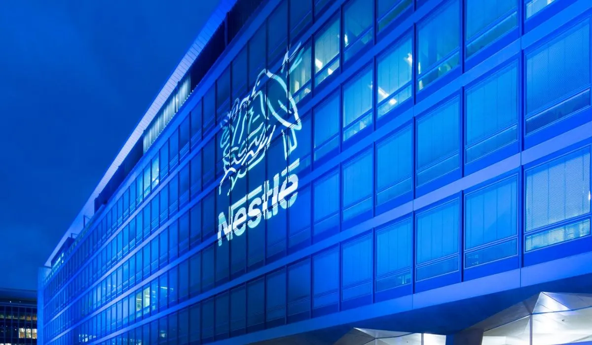 Nestlé incumple las directrices y añade azúcar a la leche infantil vendida en los países más pobres