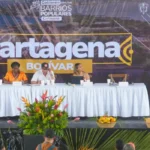 El alcalde de Cartagena Dumek Turbay realiza discurso frente al presidente Petro