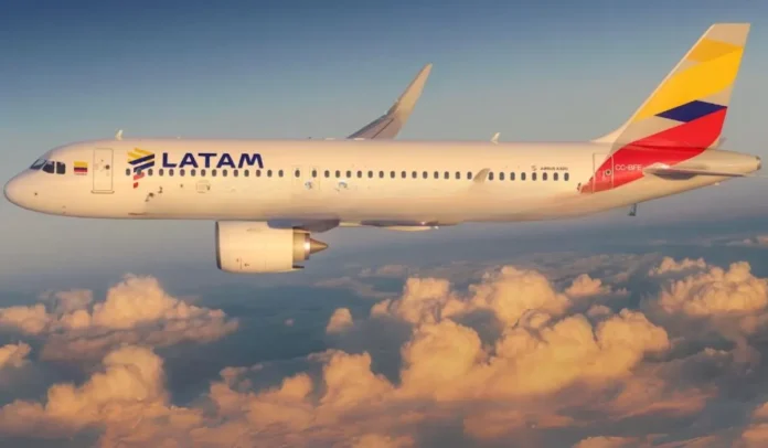 LATAM pintó la cola de su Airbus A320 con la bandera de Colombia