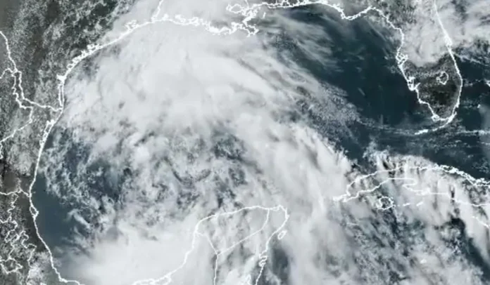 Emitidos avisos de Tormenta Tropical para la Costa de Texas y México