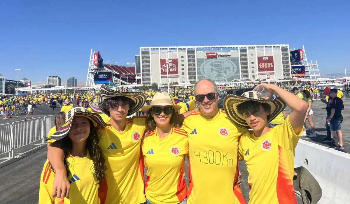 Echeverry viaja por EE. UU. con su familia en apoyo a la Selección