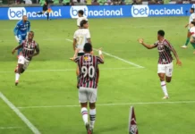 Serna celebra asistencia al gol de Arias en Fluminense x Palmeiras, por el Brasileirão.