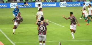 Serna celebra asistencia al gol de Arias en Fluminense x Palmeiras, por el Brasileirão.