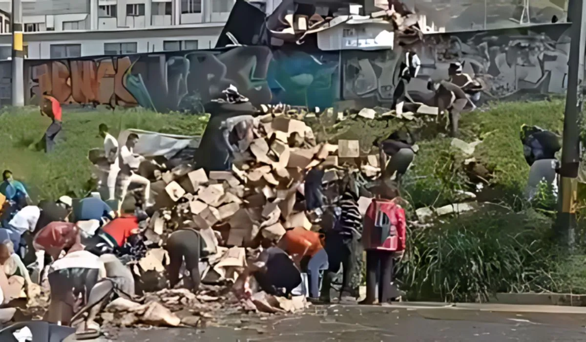 Accidente vial deja dos personas fallecidas y bloqueos temporales