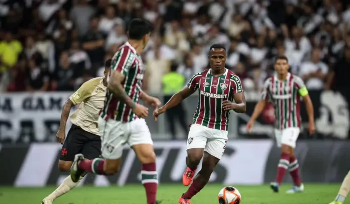 Arias en acción en Vasco x Fluminense
