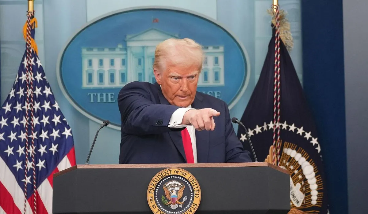 La imposición de aranceles por parte de Trump genera preocupaciones sobre el impacto en la inflación y la economía global.