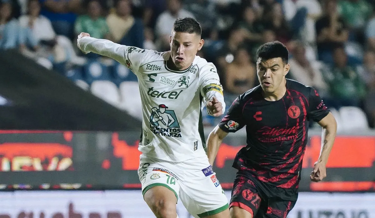 James Rodríguez sigue concentrado con León tras los rumores sobre su salida.