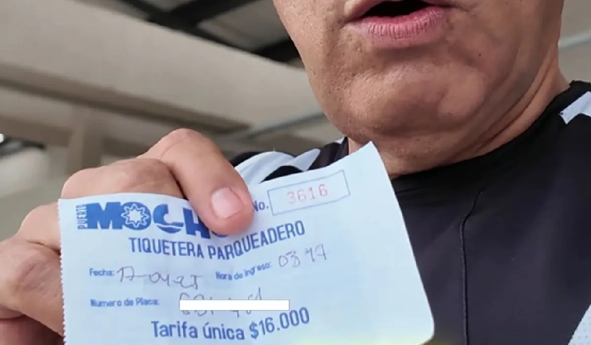 El hombre denunció que en las playas de Puerto Mocho se están cometiendo serias injusticias contra los turistas.