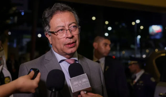 Petro lanza programa Casas del Sol para democratizar la energía