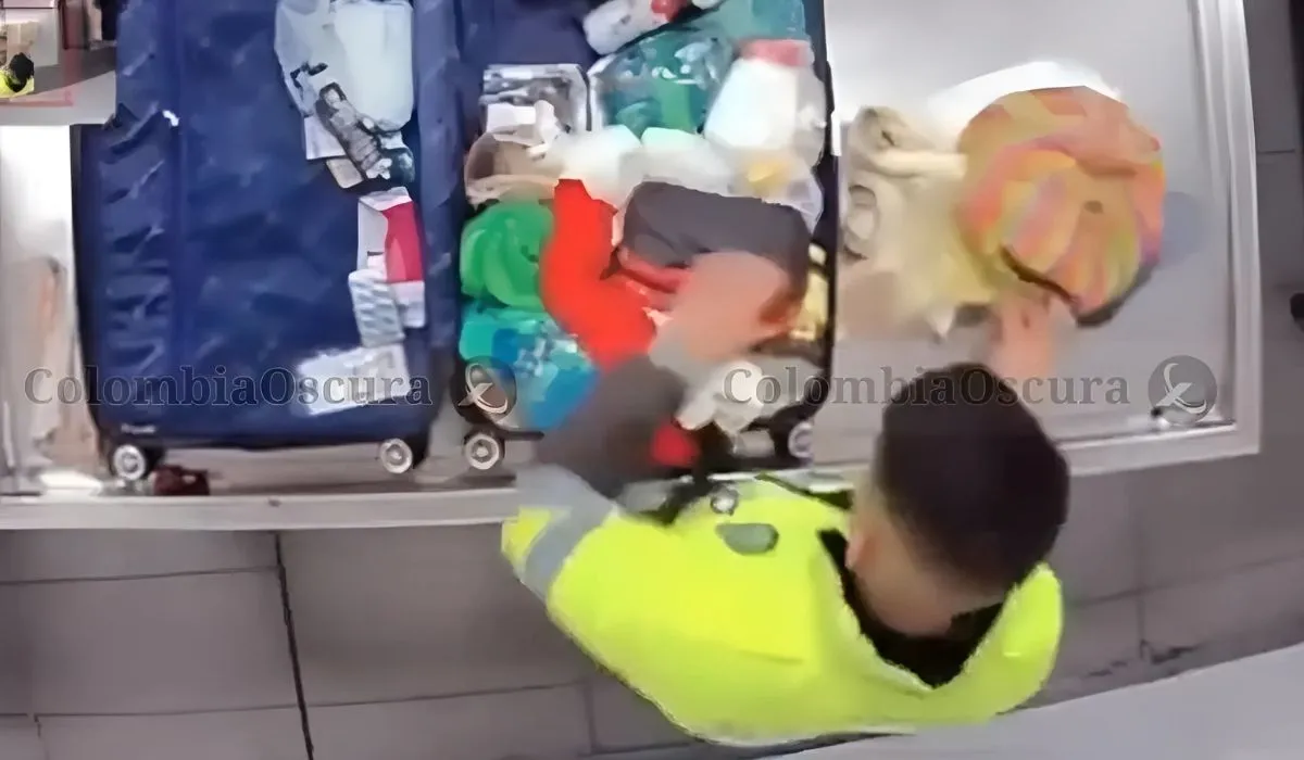 Policía fue grabado mientras robaba en El Dorado.