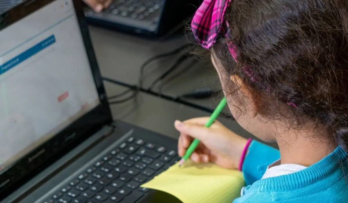 Los habitantes de zonas apartadas de Colombia se benefician del acceso a Internet y formación digital